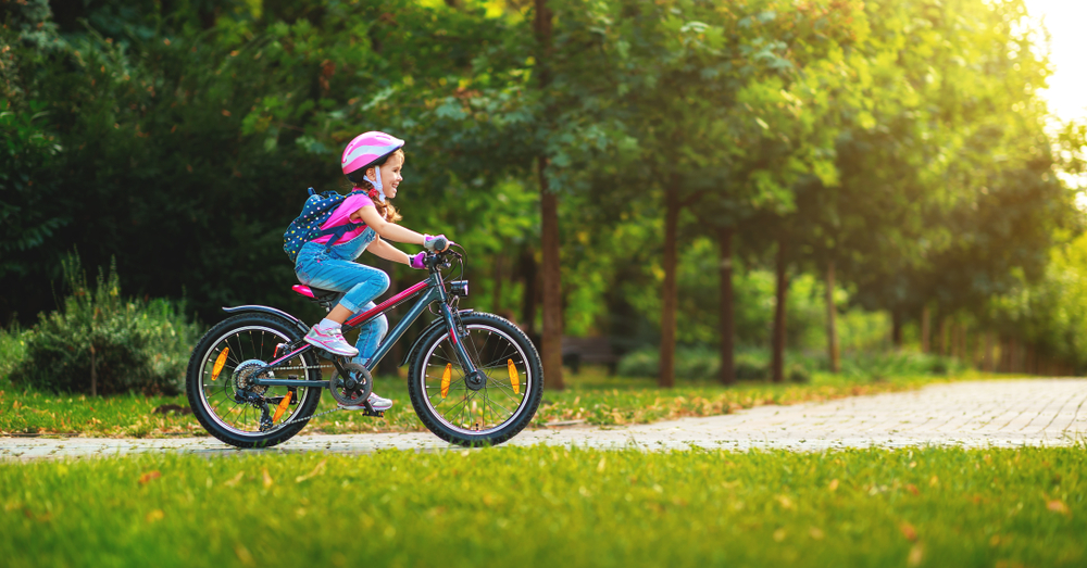 Aktywne dzieciństwo - jak wybrać idealne rowerki biegowe i kaski dziecięce 10