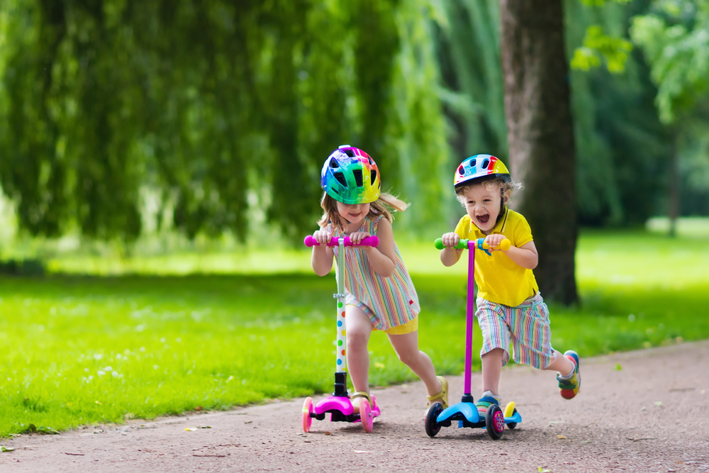 Aktywne dzieciństwo - jak wybrać idealne rowerki biegowe i kaski dziecięce 9